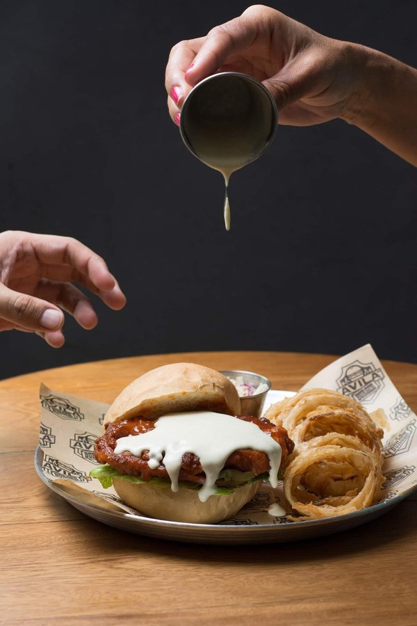 Quelle est l'importance de la sauce dans un burger ?